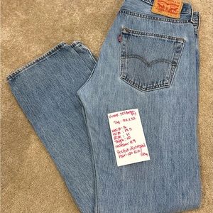 Vintage Levi 501 Button Fly 32x32 *See photos for measurement details*